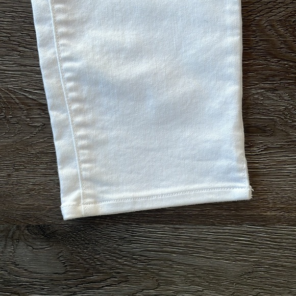 Old Navy Mid-Rise Straight Crop Bright White Distressed Five Pocket Jeans - Picture 7 of 13